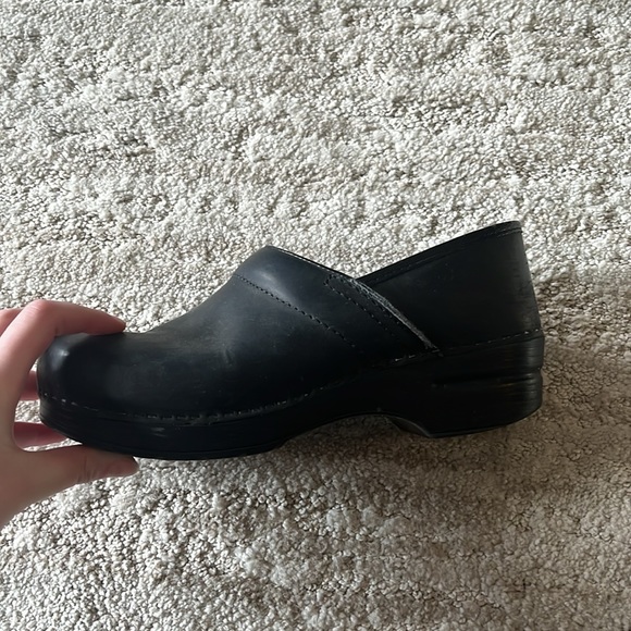 BUNDLE Women’s 2 Pack Dansko Black Clogs Size 40 - Picture 6 of 12